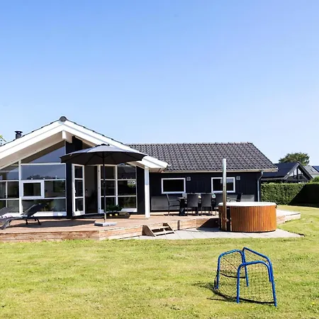 3 Bedroom Lovely In Сasa de vacaciones