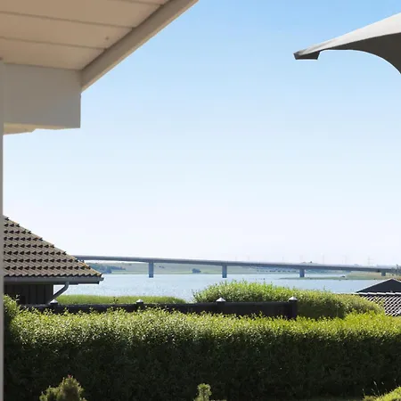 Сasa de vacaciones 3 Bedroom Lovely In