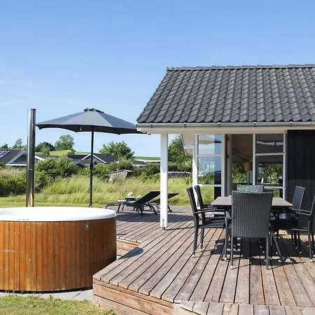 Сasa de vacaciones 3 Bedroom Lovely In *