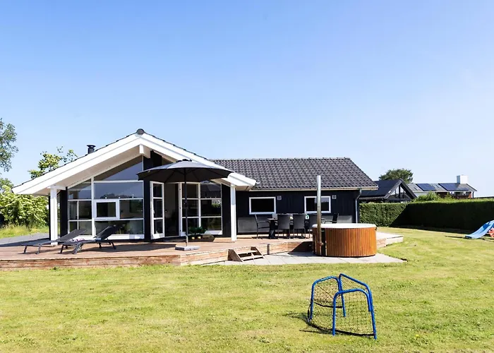 3 Bedroom Lovely In Дом отдыха