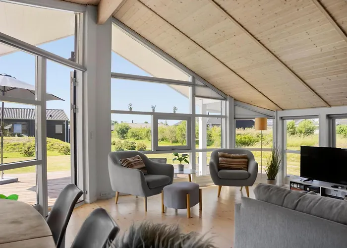 3 Bedroom Lovely In Дом отдыха *