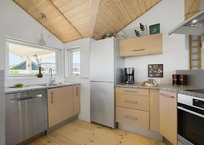 Дом отдыха 3 Bedroom Lovely In *