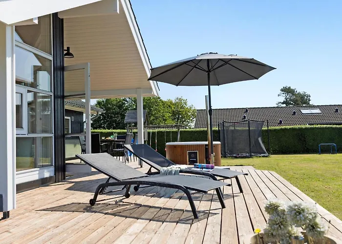 Дом отдыха 3 Bedroom Lovely In