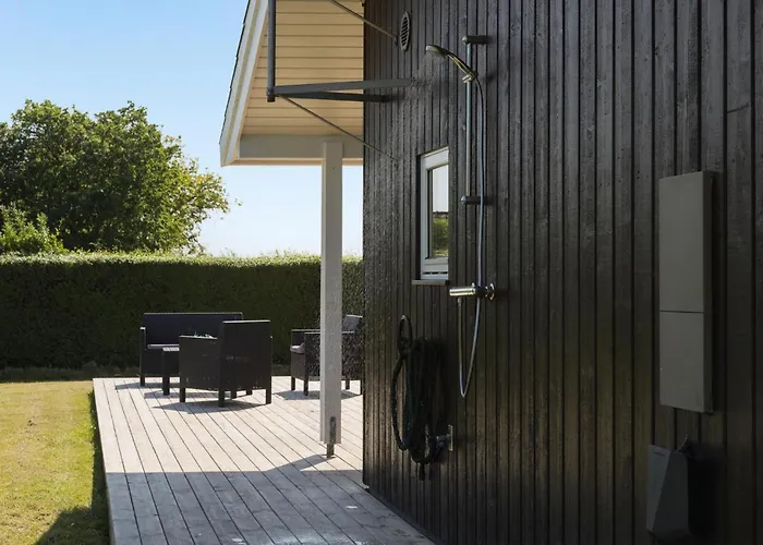 3 Bedroom Lovely In Дом отдыха *