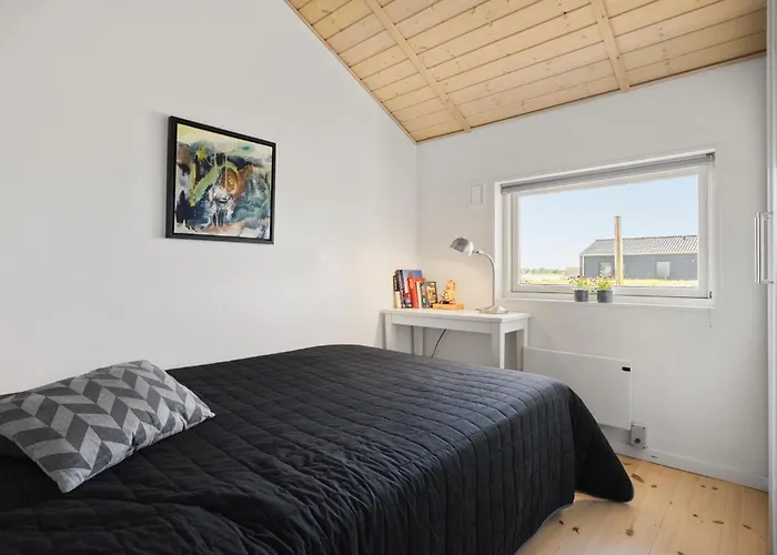 3 Bedroom Lovely In Дом отдыха