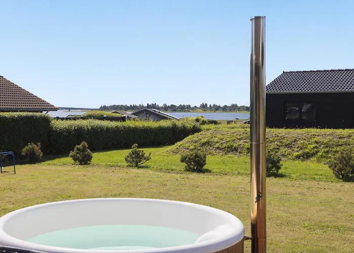 Дом отдыха 3 Bedroom Lovely In *