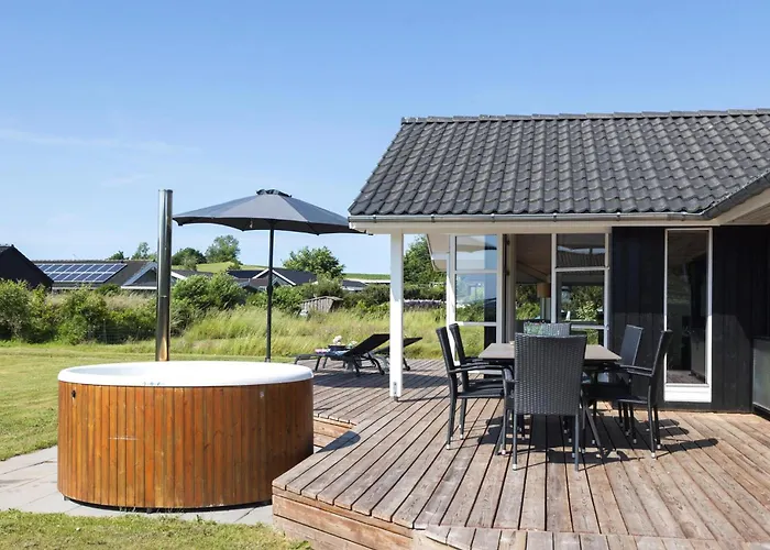 Дом отдыха 3 Bedroom Lovely In *