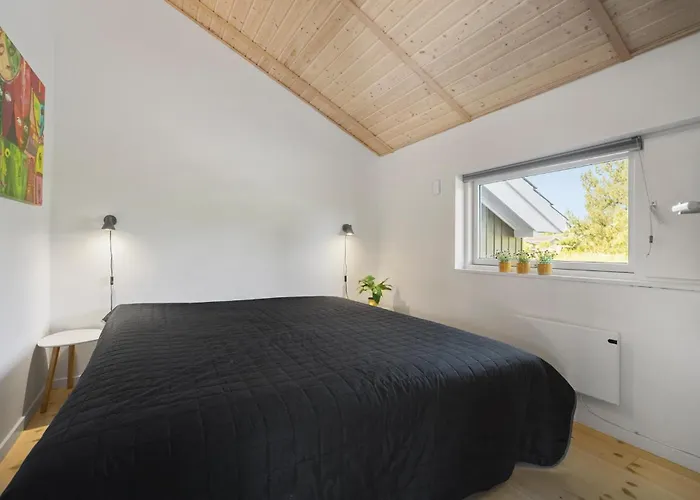 Дом отдыха 3 Bedroom Lovely In *