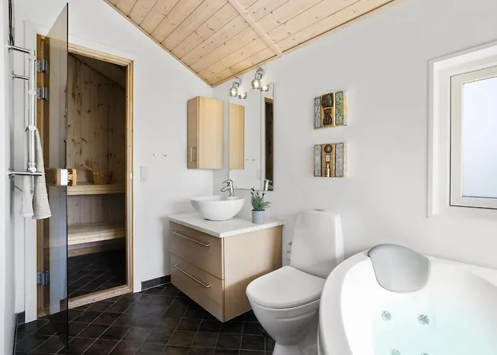 3 Bedroom Lovely In Дом отдыха